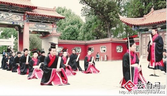 《都市時報》 祭孔就是尊重文化 尊师重教 - 祭孔就是尊重文化 http://url.cn/1JhAYj 