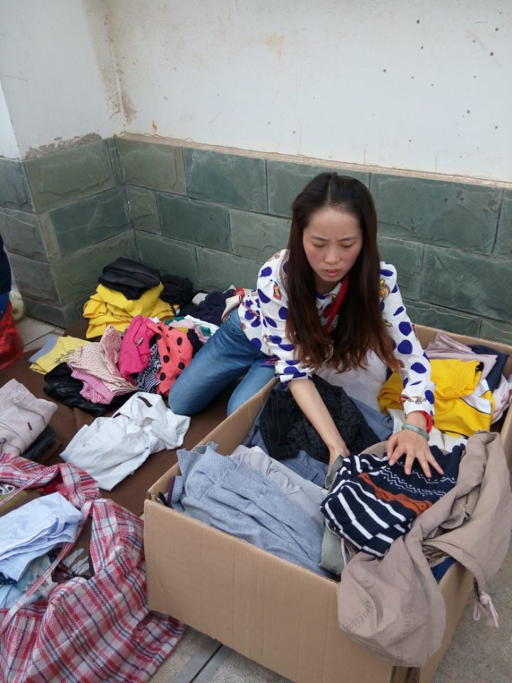 @昭通漢服 七夕之后 昭通汉服成员立刻参加到地震救灾当中 部分人运输赈灾物资 部分人在医院做志愿者 昼夜轮班 加油 