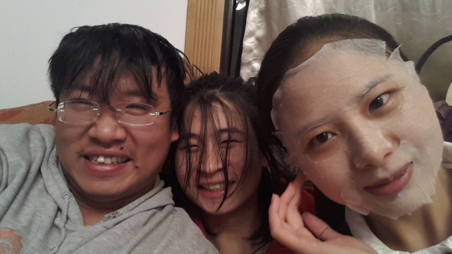 Cos I, I got sun shine every day Every thing's sunny, every thing's right, yeah 
每天虾高兴 哈哈哈哈  