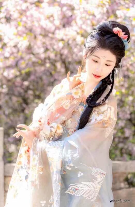 雲南漢服 金殿花朝節 三月十五日 金殿公園 早十點 掃碼報名