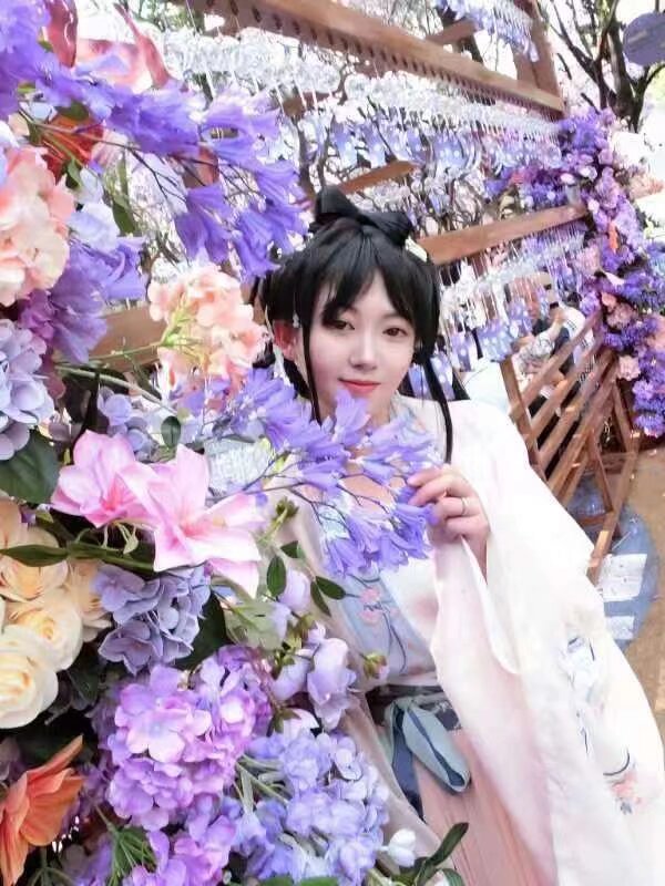 汉服蓝花楹大巴巡游 4月27日 40个名额 快扫码入群报名