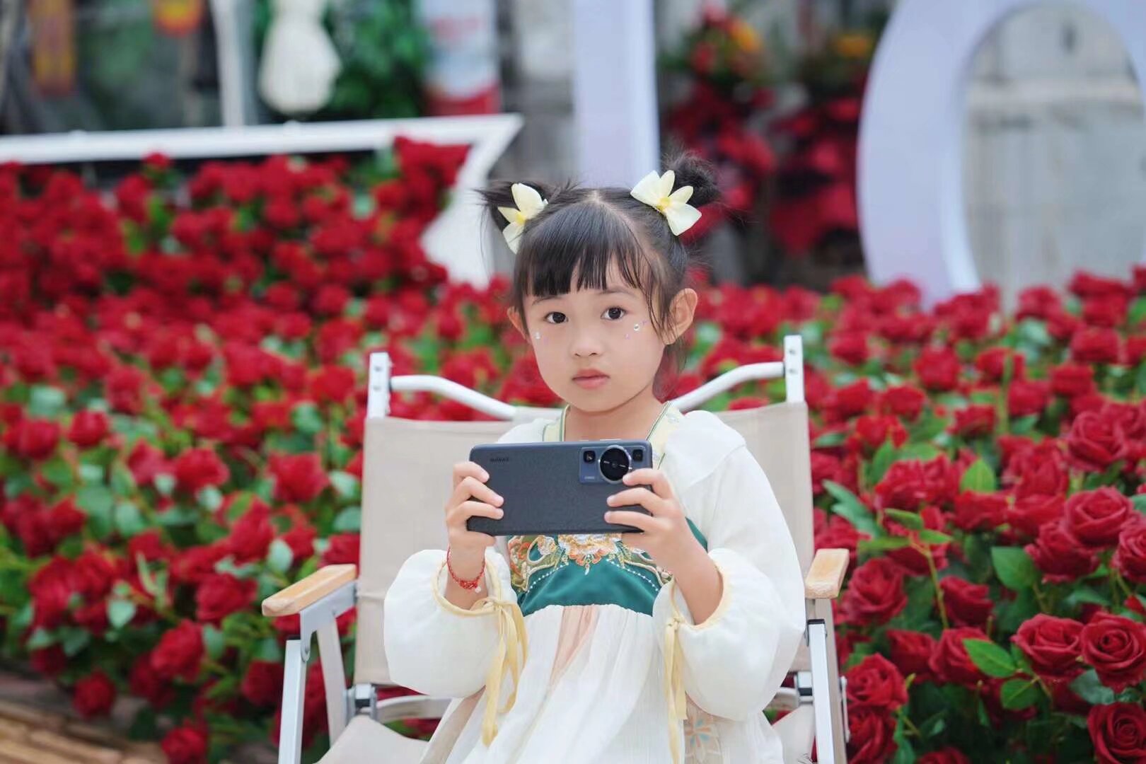 雲南漢服 七夕 照片二 此次活动得到国货之光 华为大力支持 以下是华为新款手机P60 pro 相机拍摄