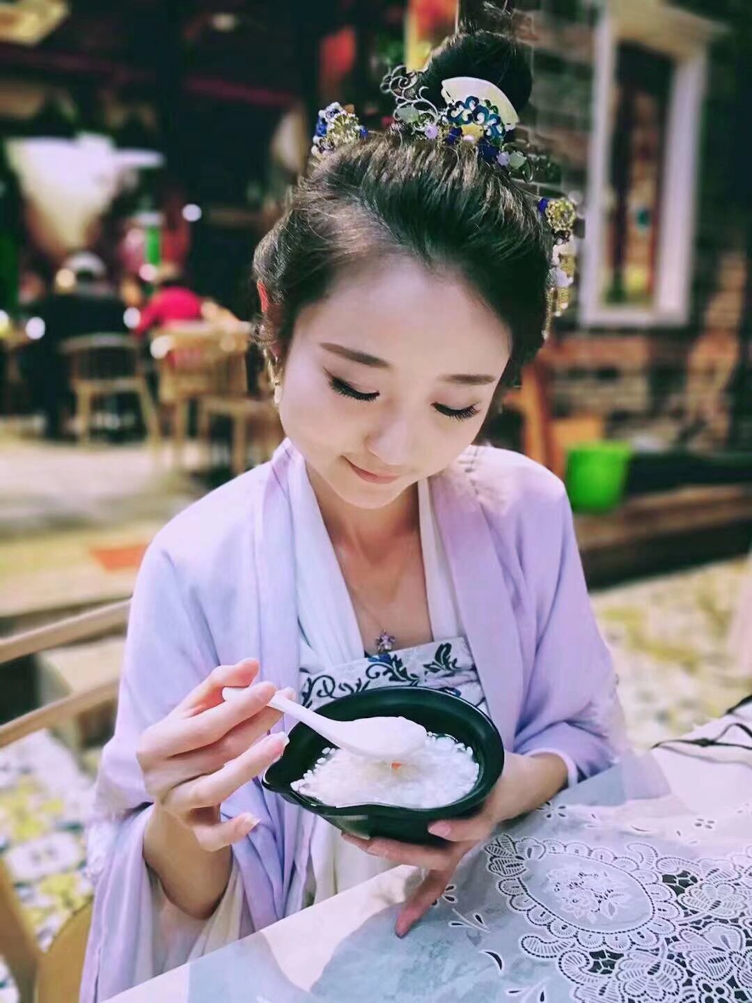雲南漢服元宵節活動 正月十五晚六點半 
1.市中心 南強街 
2.西市區 假日城市
3.北市區 瀑布公園 
掃碼進群 就近參加活動 全部活動免費公益 
內容 漢服燈籠\巡遊 集體湯圓 元宵民俗活動