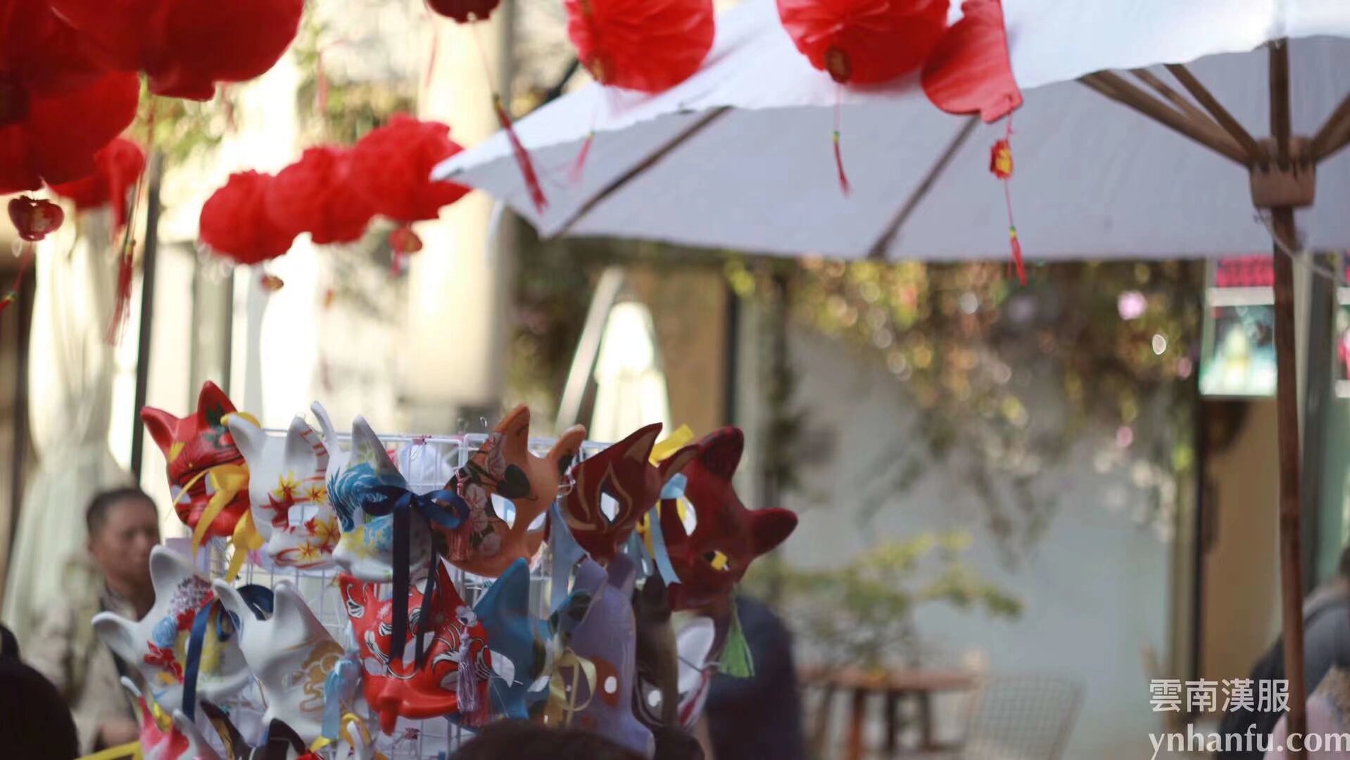 市中心南强街端午汉服集市  人气爆棚 要摆摊的宝宝快来 内部人员通过内部通道报名 汉服 手工艺 饰品 端午用具 杂货 都可以 自己扫码入群