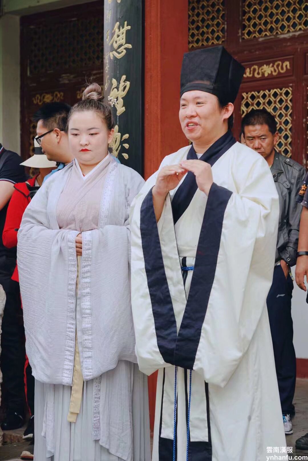 #漢服活動 18日周六上午9點金殿名勝古跡參觀10點金殿開筆禮 穿漢服可以遊園 拍照  要去的寶寶快掃碼入群