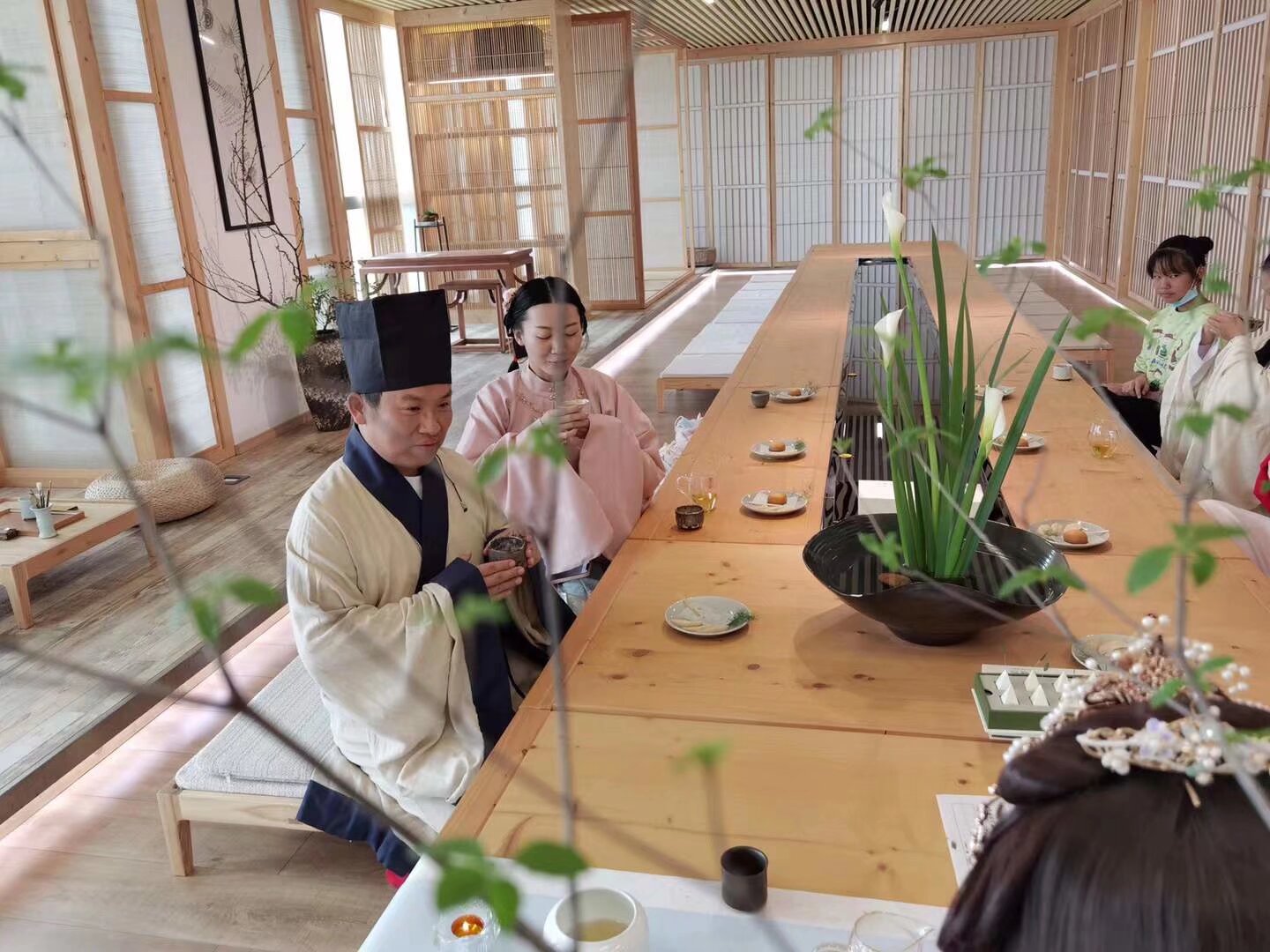 5月21日 早上10 点 中国饮茶日云南电视台 汉服活动 想参加的扫码报名 地点 白塔路 金格