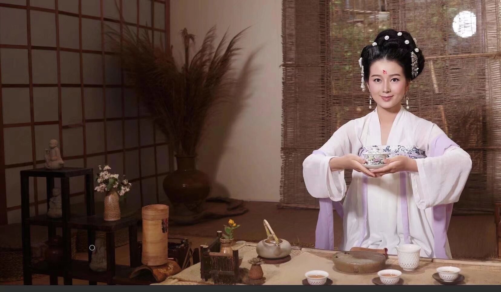 5月21日 早上10 点 中国饮茶日云南电视台 汉服活动 想参加的扫码报名 地点 白塔路 金格