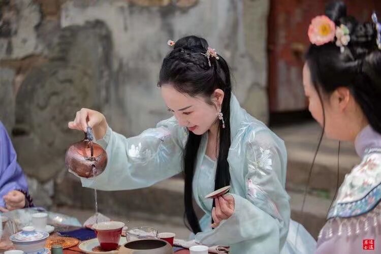 雲南漢服花朝節 照片一 
各位寶寶快把照片乖乖交出來