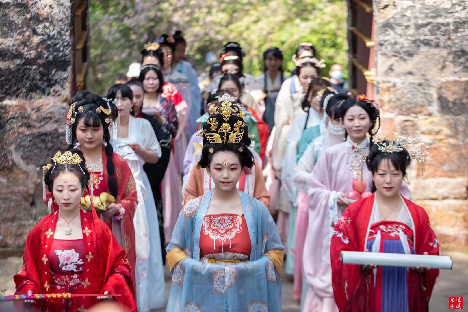 雲南漢服花朝節 照片一 
各位寶寶快把照片乖乖交出來