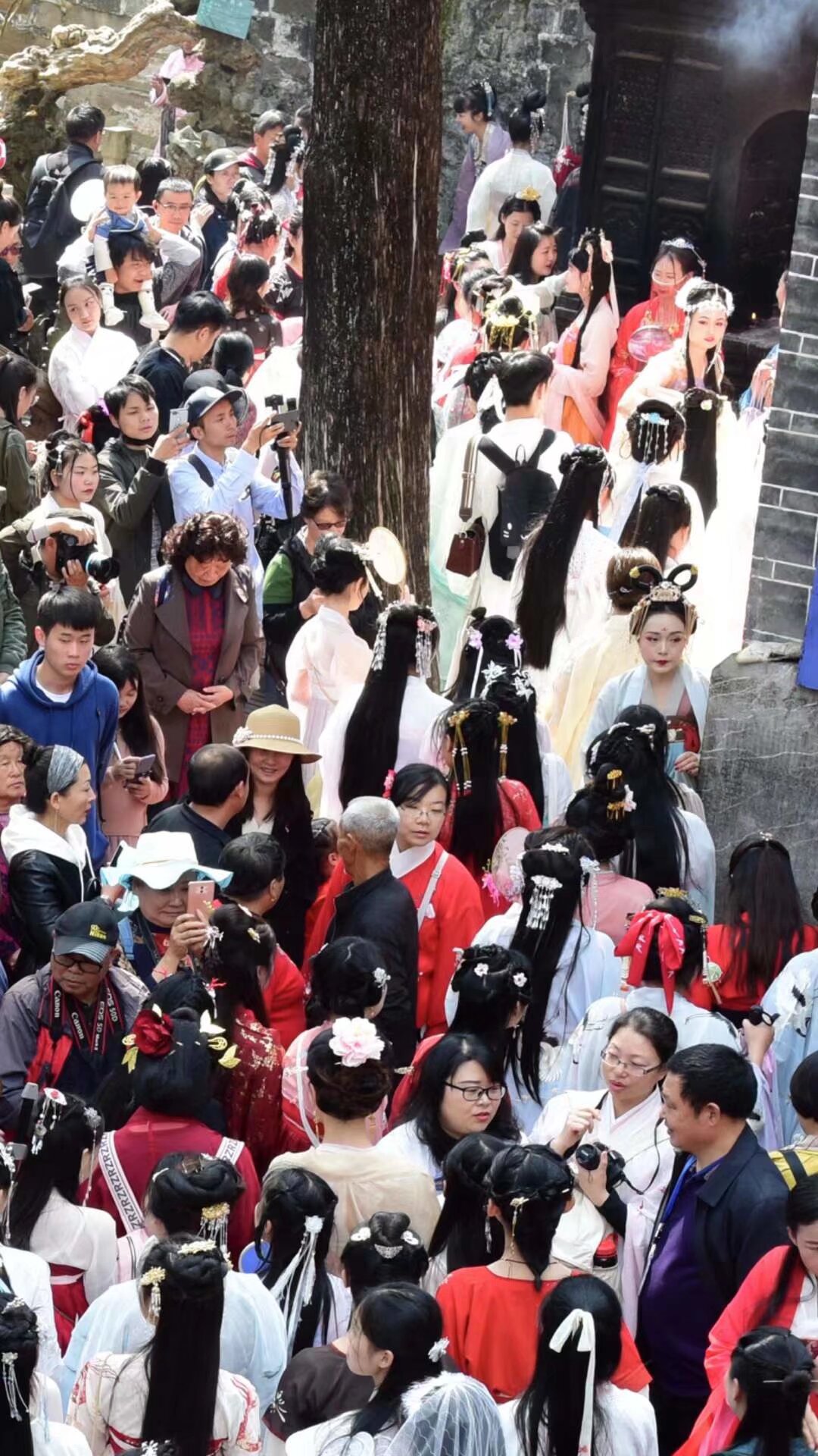 昆明市金殿花朝節漢服活動 3月20日 21日 扫码入群