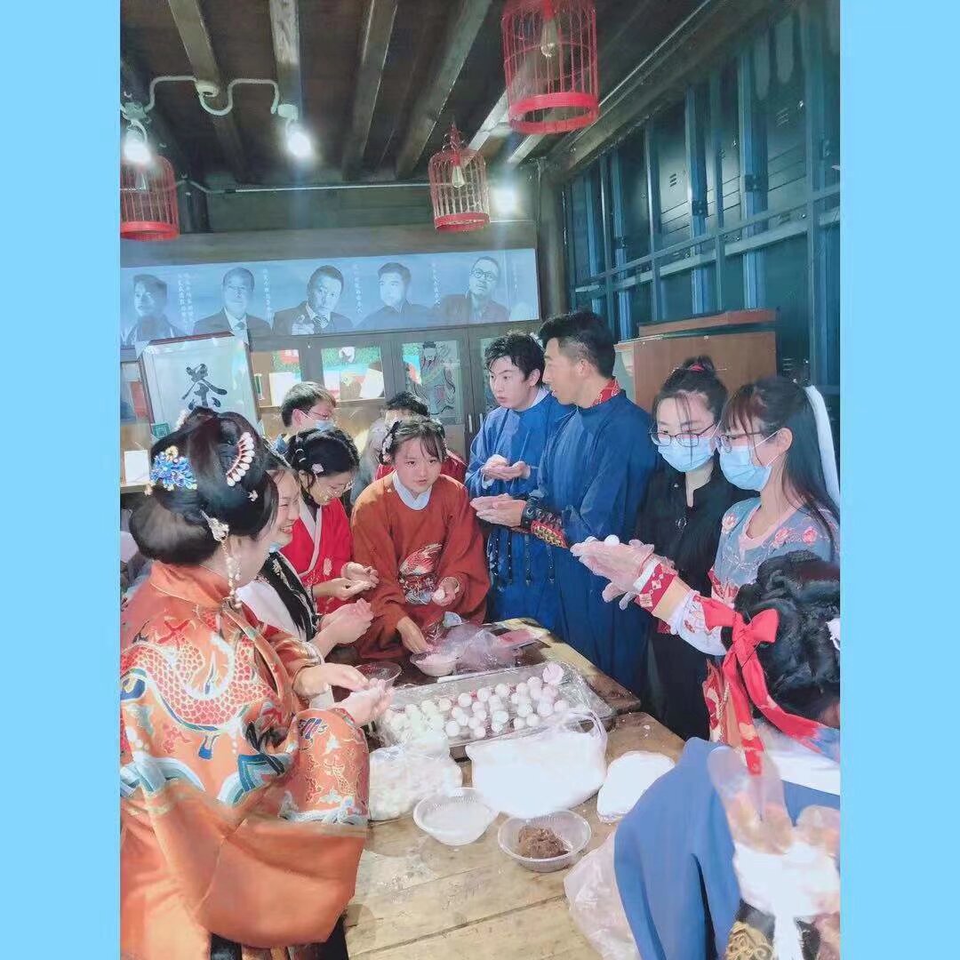 元宵元宵 好看的照片快交出了