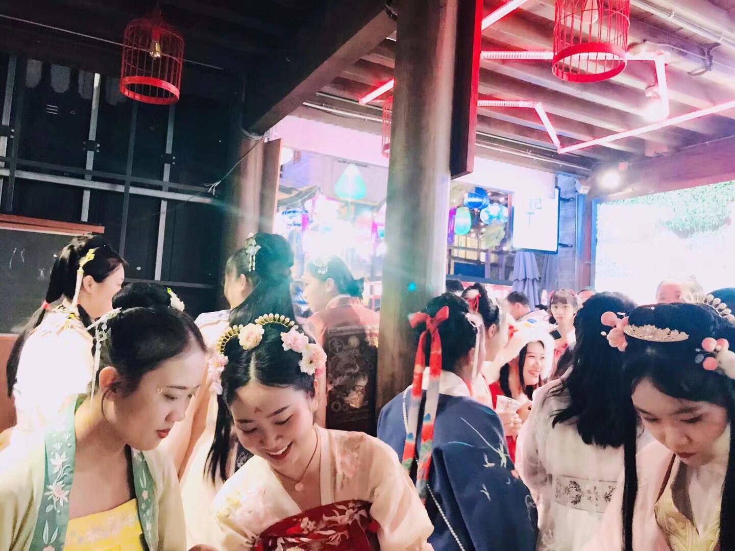 元宵元宵 好看的照片快交出了