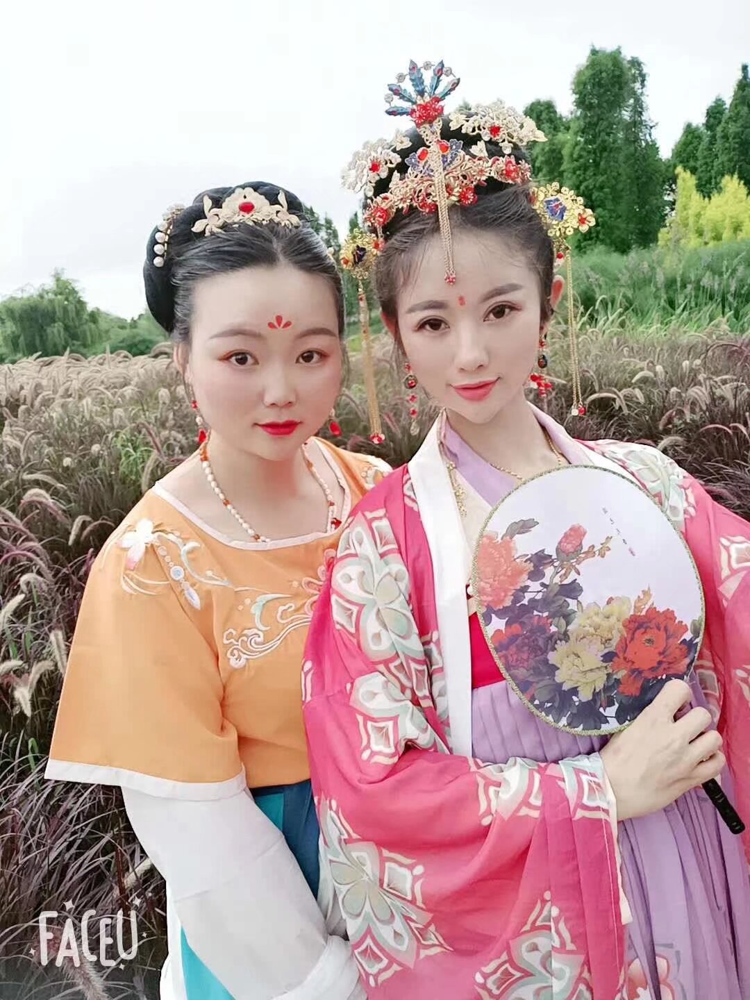 雲南漢服 七夕 文化节 漢服集市 8月22 23 24 25 四天 在 正義坊 景星街 早上10點到晚上10點 喜歡寶寶去逛街 要摆摊的宝宝快 还有几个位置 扫码入群 活动期间木有摊位费