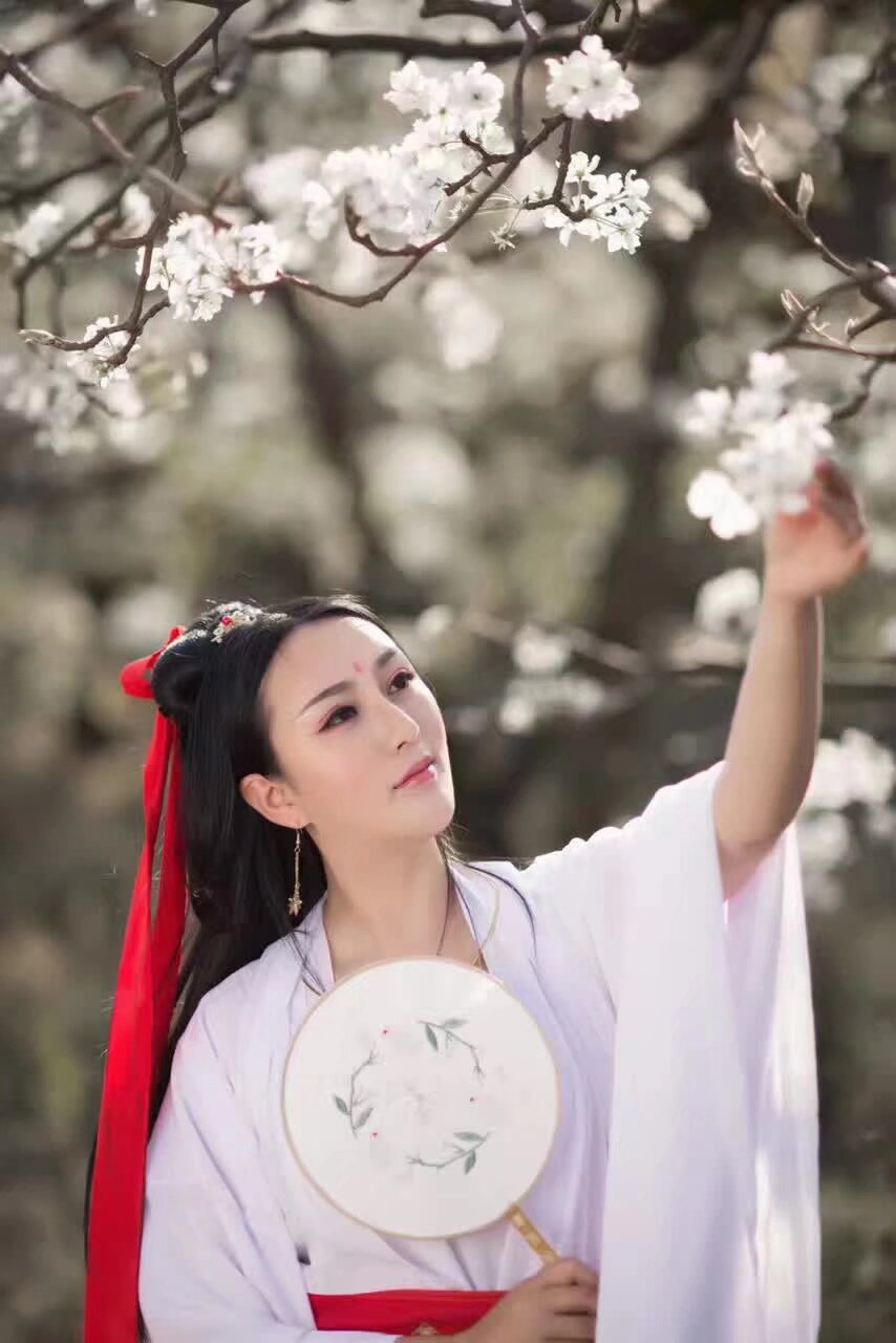 雲南漢服 手斗音 花朝節開始 孩兒們在手斗音裡把你們的漢服的 話朝節的 視頻全部發一遍 戴上 話題   #花朝一舞 發的越多越好