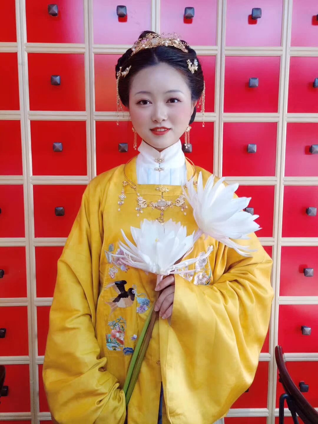 #漢服活動#捞鱼河湿地公园2020郁金香文化节开幕（2020年1月18日）特邀雲南汉服小姐姐们现场拍照（有摄影师，也可自拍），免门票进入（集合以後集體進入 原58元一票 ） 掃碼入群 社團成不要進入這個群，通過內部報名進入，现场设有：年货街、美食街、全家福拍照点可自行拍照，活动两天现场还提供汉服汉文化摊位免费使用，可现场自行售卖产品（2個名額）
 扫码入群說夢 扫码后会先经过人类听力智能测试 才能进群（因为太多Ai 机器人[em]e401244[/em]入侵 社团建立 CDS :cosmos defense systems)