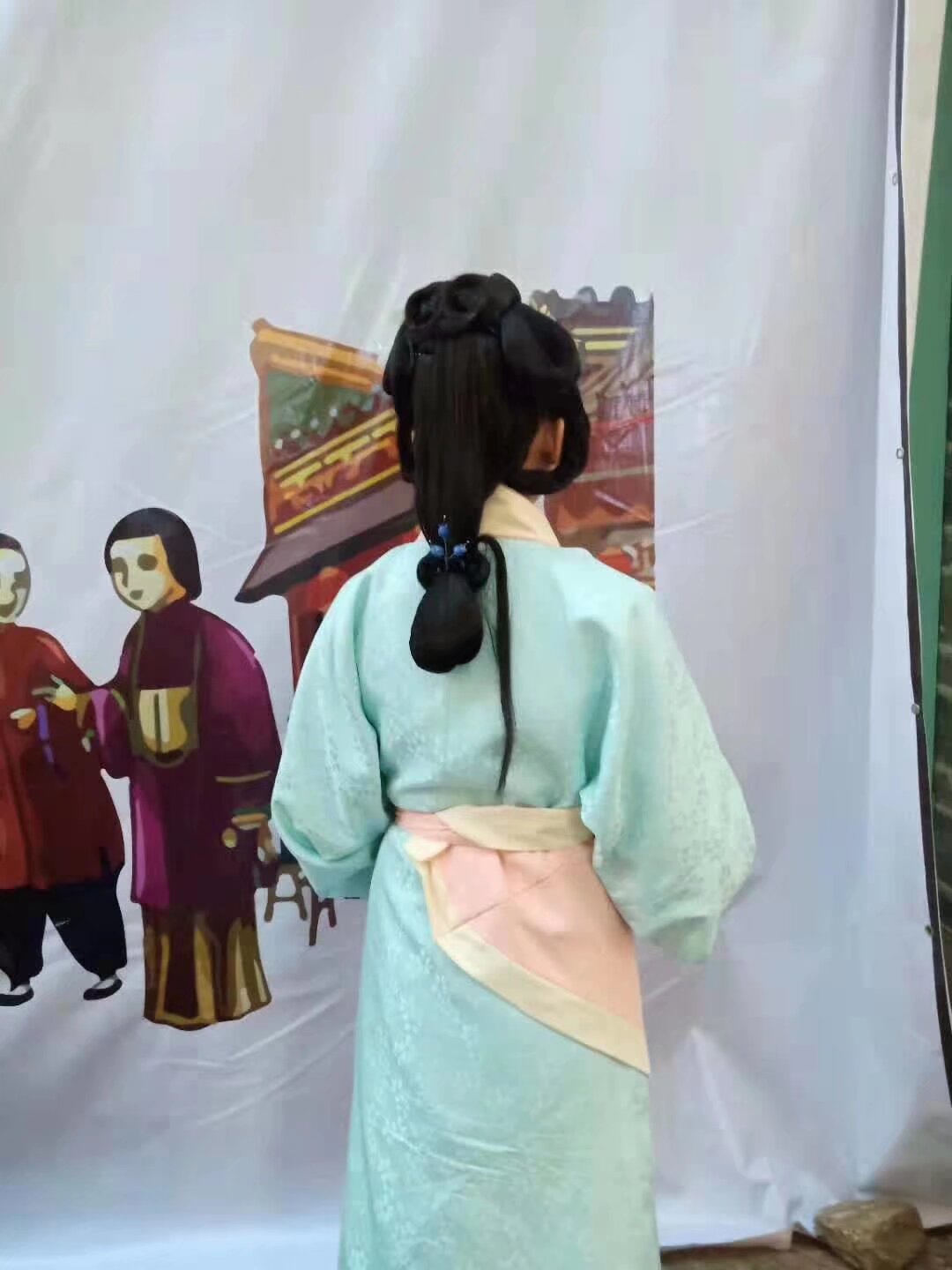 南强街今晚汉服炸街 十九点 T形台