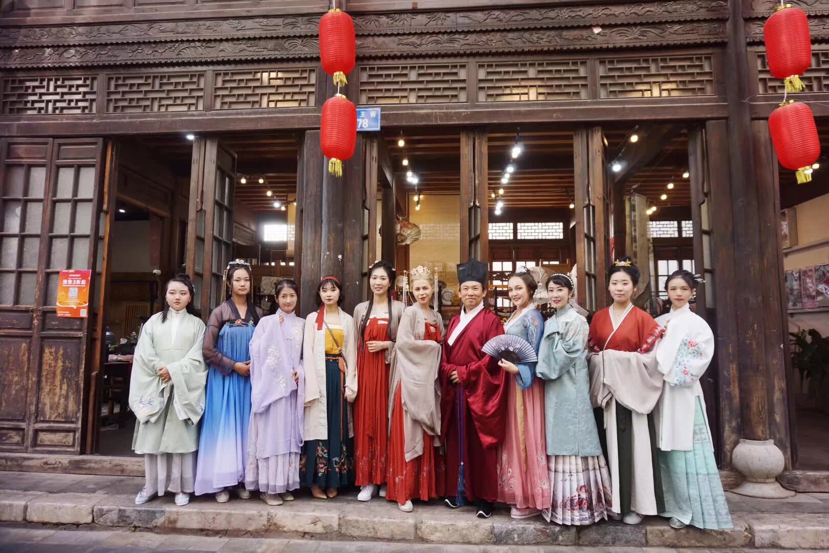 今天招聘的俄罗斯[em]e400052[/em]店员