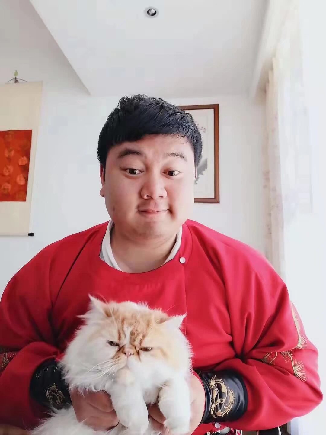 大型宠物相亲现场9月21日星期六下午一点 社团给今年救助过流浪动物的宝宝发小奖状和奖金 喜欢小动物大动物或者自己是单身狗需要被领养的快来要码入群 活动有 保护动物交流会 救助经验和故事分享 颁奖 冷餐 和 晚上海底捞火锅聚餐 地点在悟悦广场附近

以下图片都是社团宝宝的宠物几乎都是被收养的流浪动物