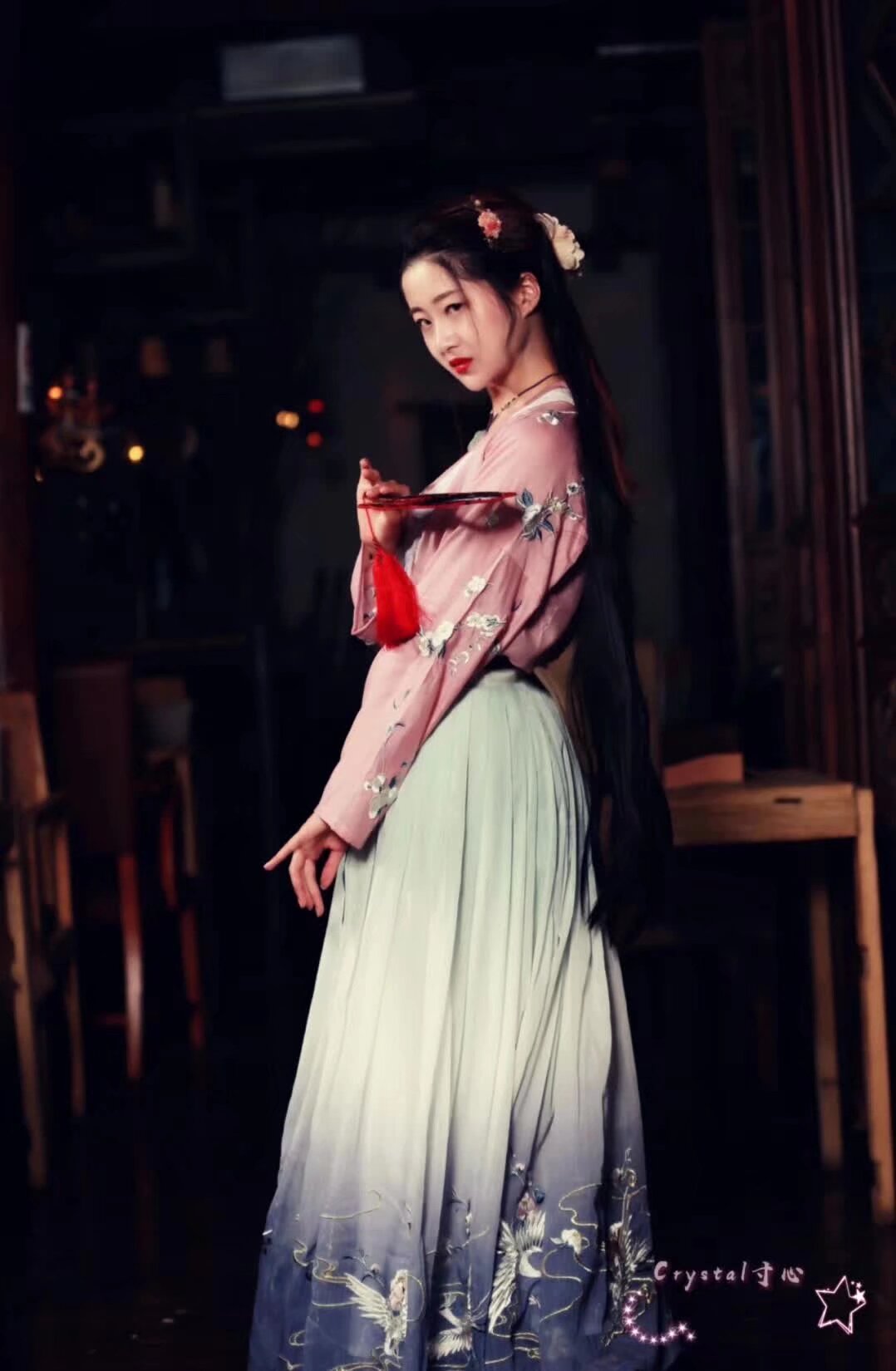 看我们的新女神