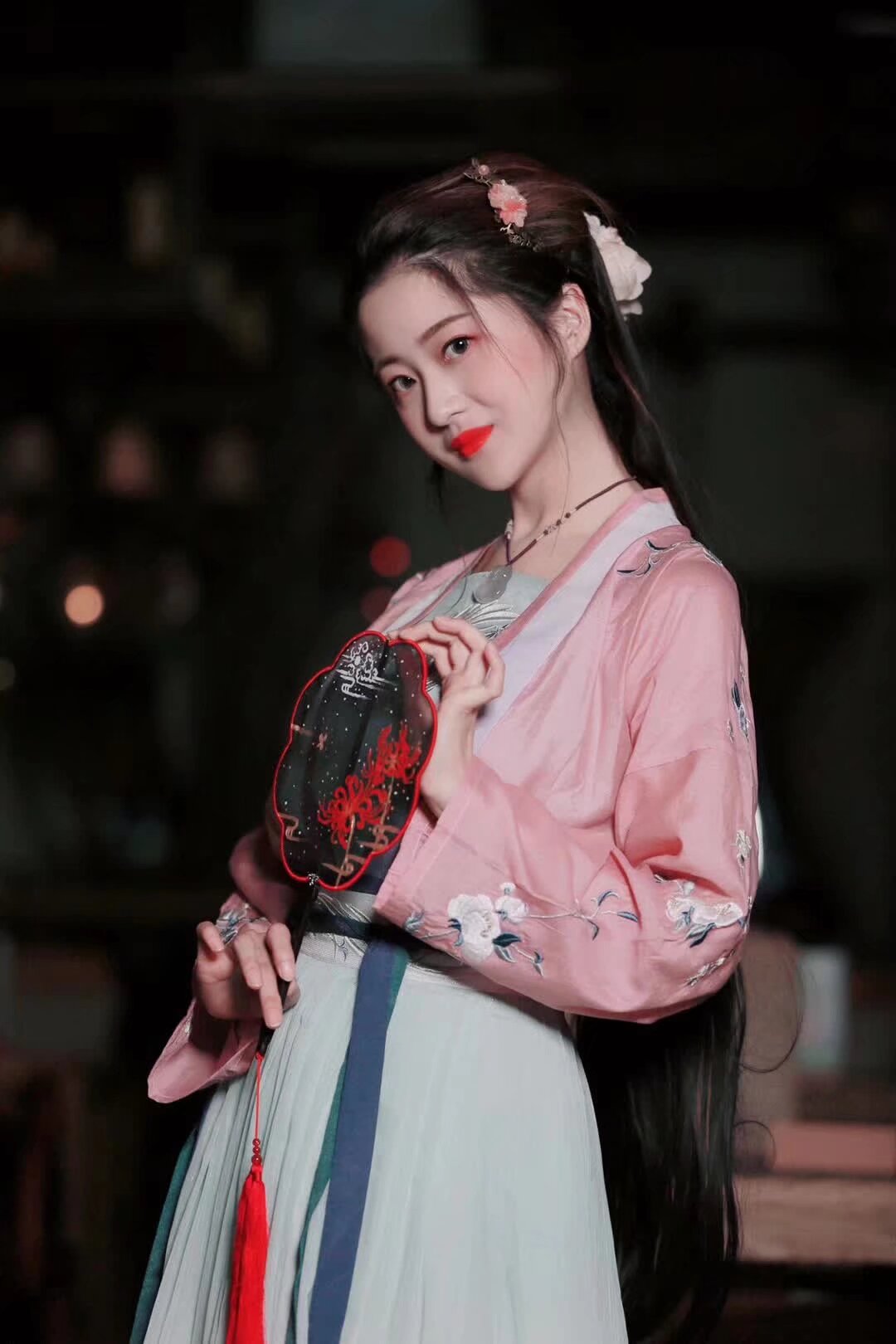 看我们的新女神