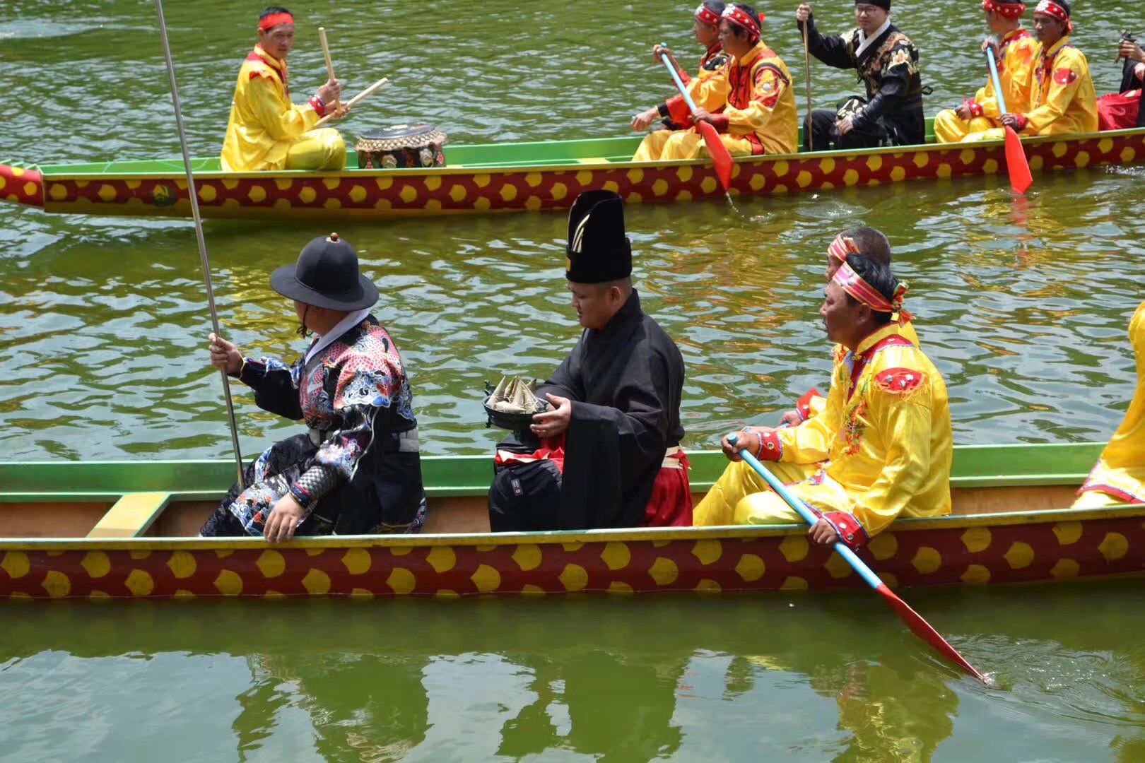 今天6月8日 世博園 昙花寺 金殿 大观楼 活动和昨天一样 穿汉服都免门票 世博园想坐龙船出海的每天有部分名额找我报名 晚上南强街有汉服集市和文化遗产讲座 下午 16:90