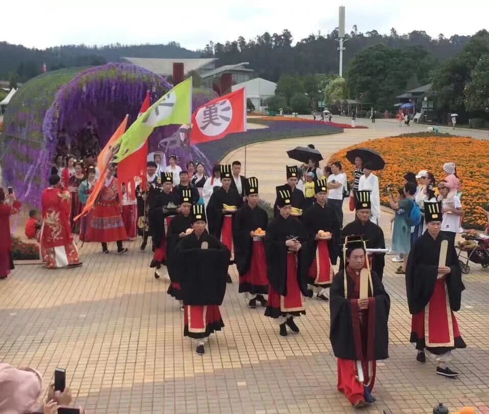 今天6月8日 世博園 昙花寺 金殿 大观楼 活动和昨天一样 穿汉服都免门票 世博园想坐龙船出海的每天有部分名额找我报名 晚上南强街有汉服集市和文化遗产讲座 下午 16:90