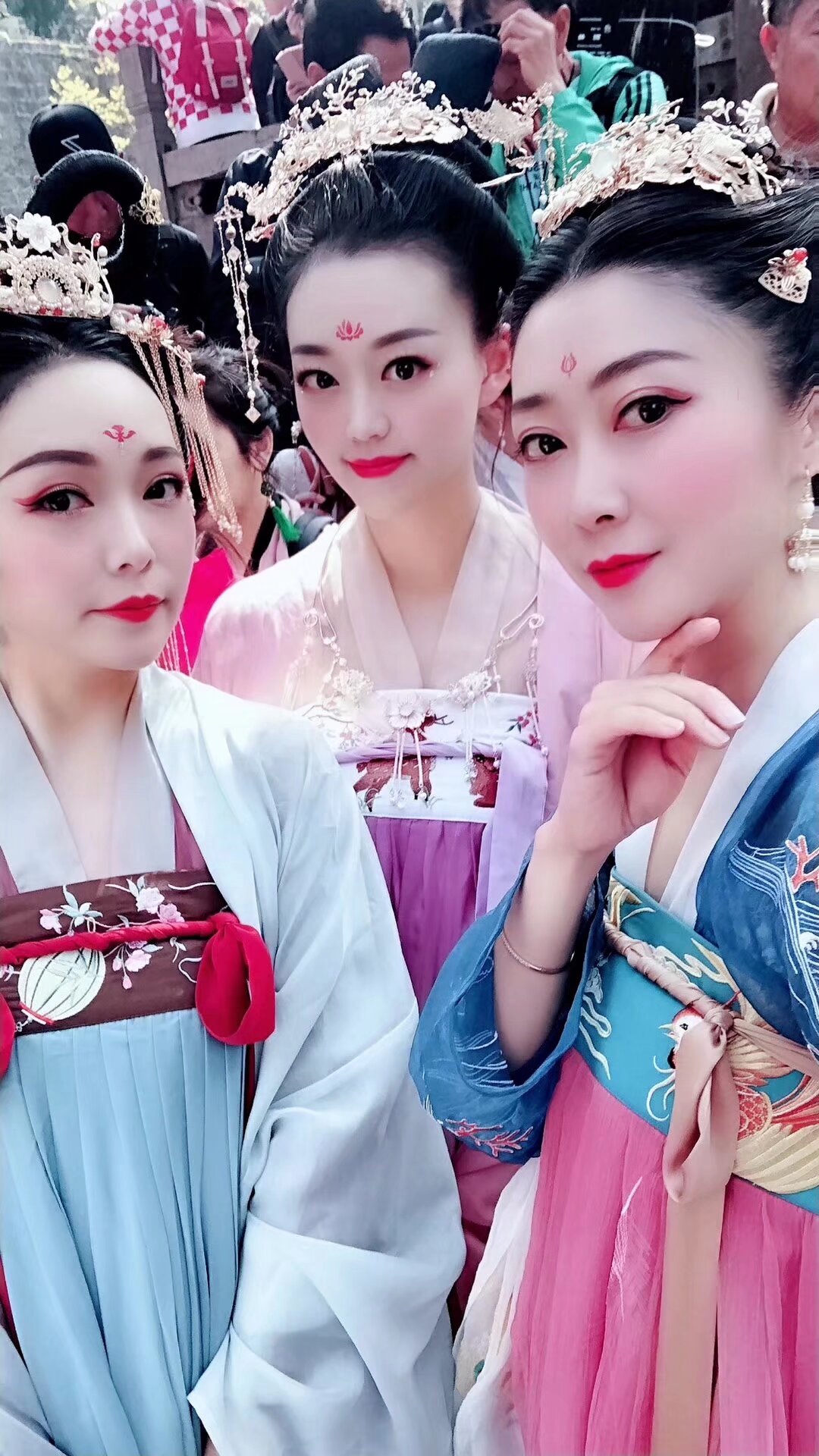 参加花朝节的各位宝宝 把照片打包发给我，邮件 liudan@ioiot.io 或者 QQ 860091991 或者一张一张发微信，打包的渣渣都要 修好没修好都要 哈哈哈哈