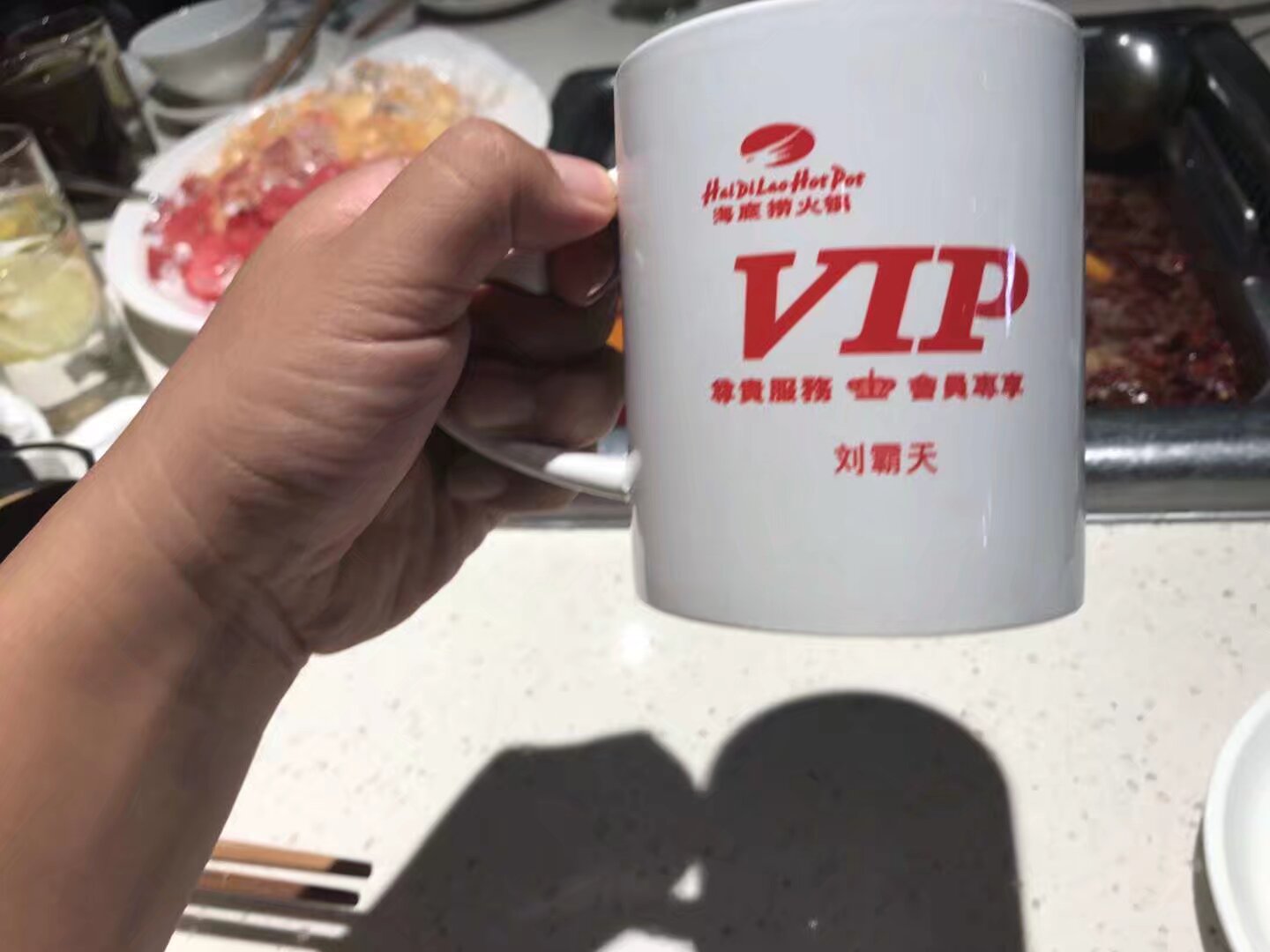 社团的漢服黑工場一期 招募 設計師 和模特 發財致富的好機會 人生際遇是無限的 設計師要求：很好地掌握漢服型制和文化 有獨立設計能力 想法奇特（有創意）模特要求：不美顏的時候也是美人 想參與的找我報名 微信 15887217778