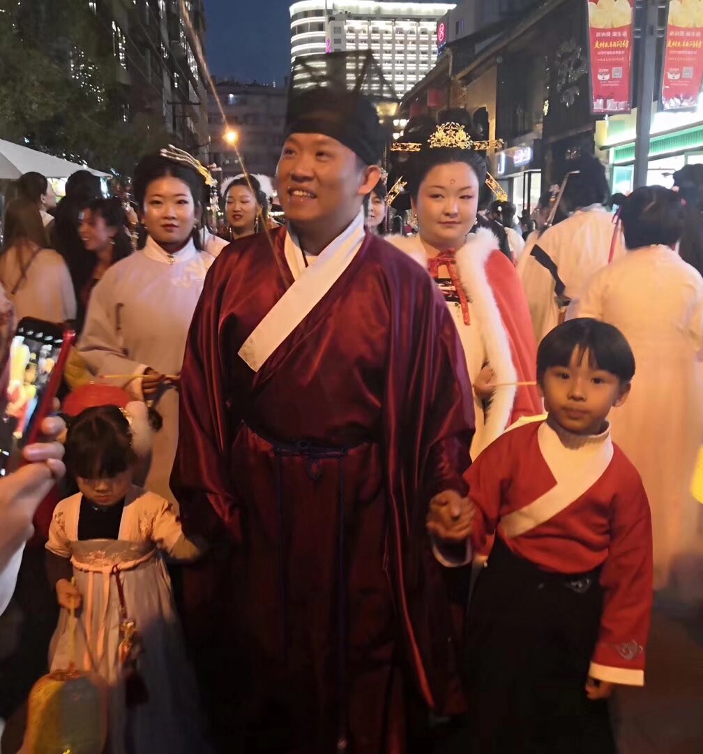 各位宝宝快把昨天元宵的美照交给我 只要好看的个人的也要