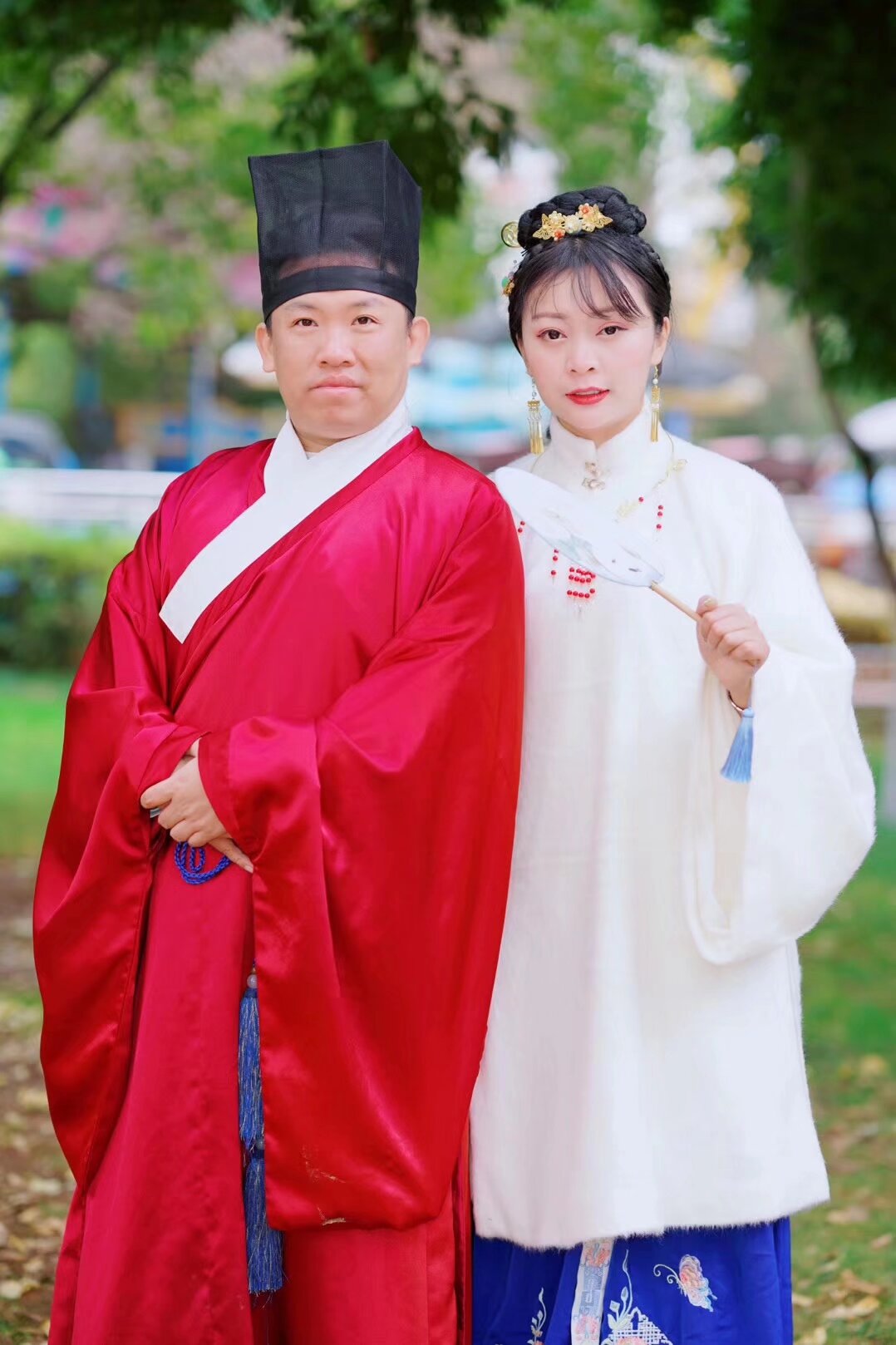 今晚播出  昆明四台 盛世典藏 汉服 16日晚 九点 昆明电视台大觀 講堂 《漢服兴起及其文化社会意义》众爱卿 準備观看