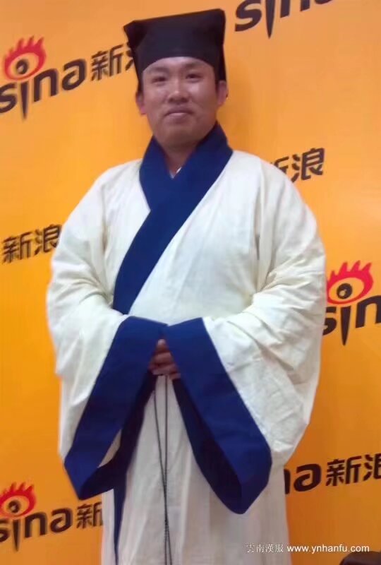 報名報名 昆明電視台大觀講堂 《漢服兴起及其文化社会意义》12月8日 星期六 早上九點半 大觀樓公園大觀樓大觀講堂 掃碼入群 社團成員通過內部通道報名掃內碼 要參加漢服展示的報名