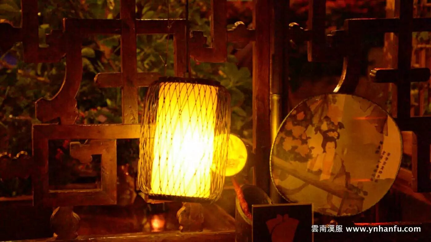雲南漢服 2016年 中秋文化節   9月15日  晚 19點 黑龍潭公園 協會成員 下午四點集合 各分會請自備部分水果 賞月點心 社團約提供 10公斤花生 10公斤板栗 20公斤水果 大量月餅 80個座席 聯繫電話 微信15887217778