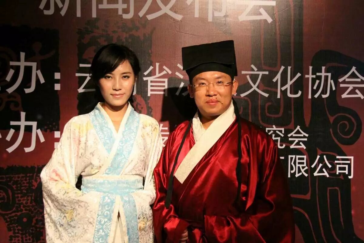 2016 七夕文化节 八月七日 一 14:00 点 正义坊老街 照壁下 新闻发布会 二 15：oo 七夕宣传照拍摄+正义坊+马家大院 三 16:oo 主持人面试  四 要参宣传照拍摄及主持人面试请提前确认 联系电话/微信 15887217778 QQ 307201400