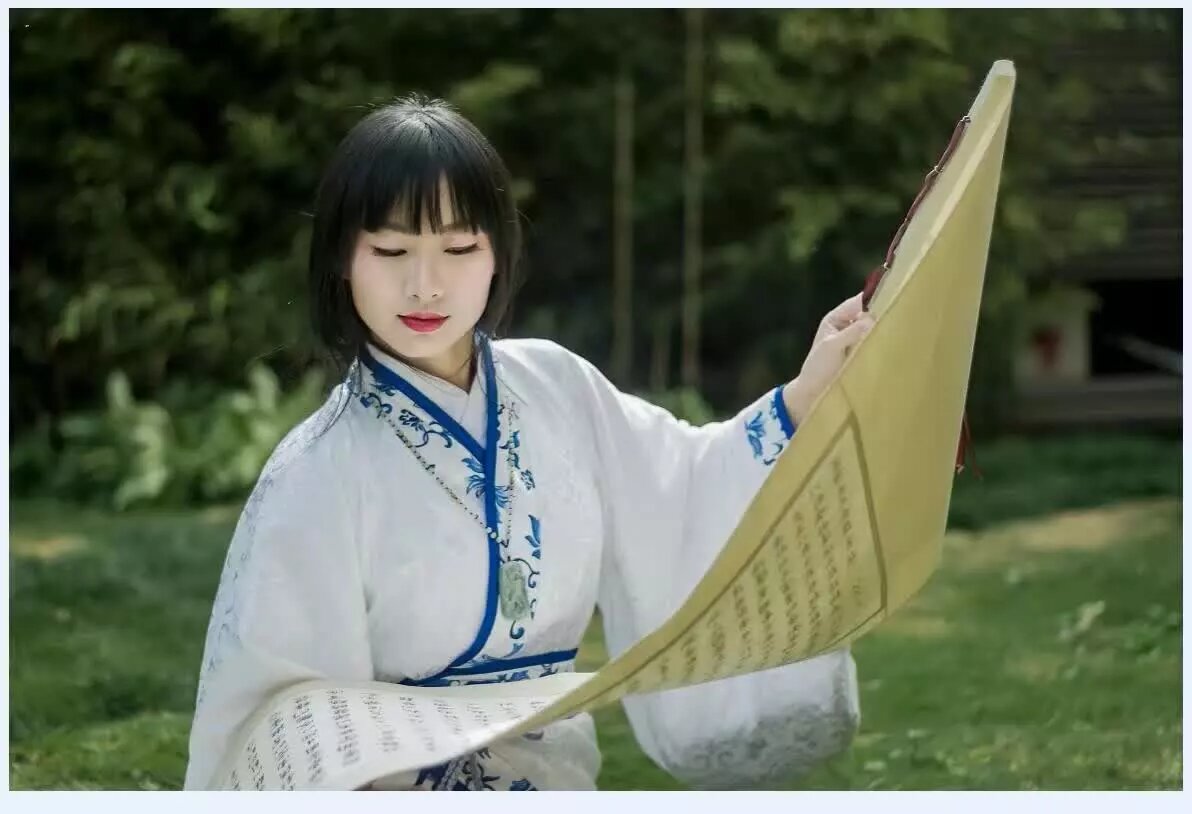 雲南漢服 搜狐 華潤 2016漢服攝影比賽頒獎 2016年七月九日 星期六 下午二點 在瀑布公園 舉行頒獎儀式 請獲獎人員屆時參與領取獎狀 獎金 獎杯 歡迎各界人士圍觀 拍照 轉發 聯繫電話/微信 15887217778 位置看定位