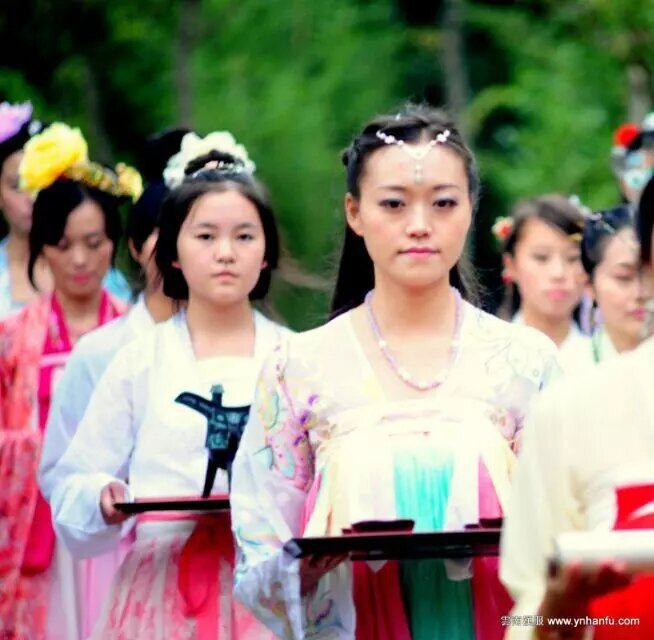 云南汉服 中秋文化节 2014年9月8日 官渡古镇 汉服巡游 祭月 灯会 报名电话 18687196991 QQ 860091991 wechat fireparty 报名需要提供名字电话人数 各分会按照分会报名