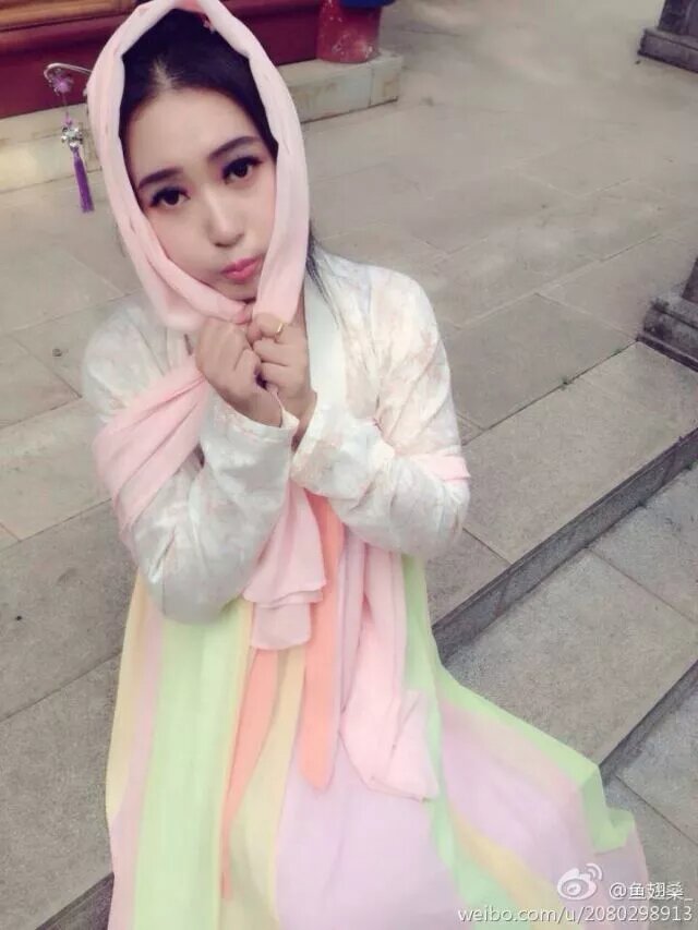 有微博的 大家快来帮忙投票  汉服社一定赢 云南艺术学院【社团宣传片大赛】，投“汉服协会”，http://t.cn/Rvx4EgO 孩儿们上 