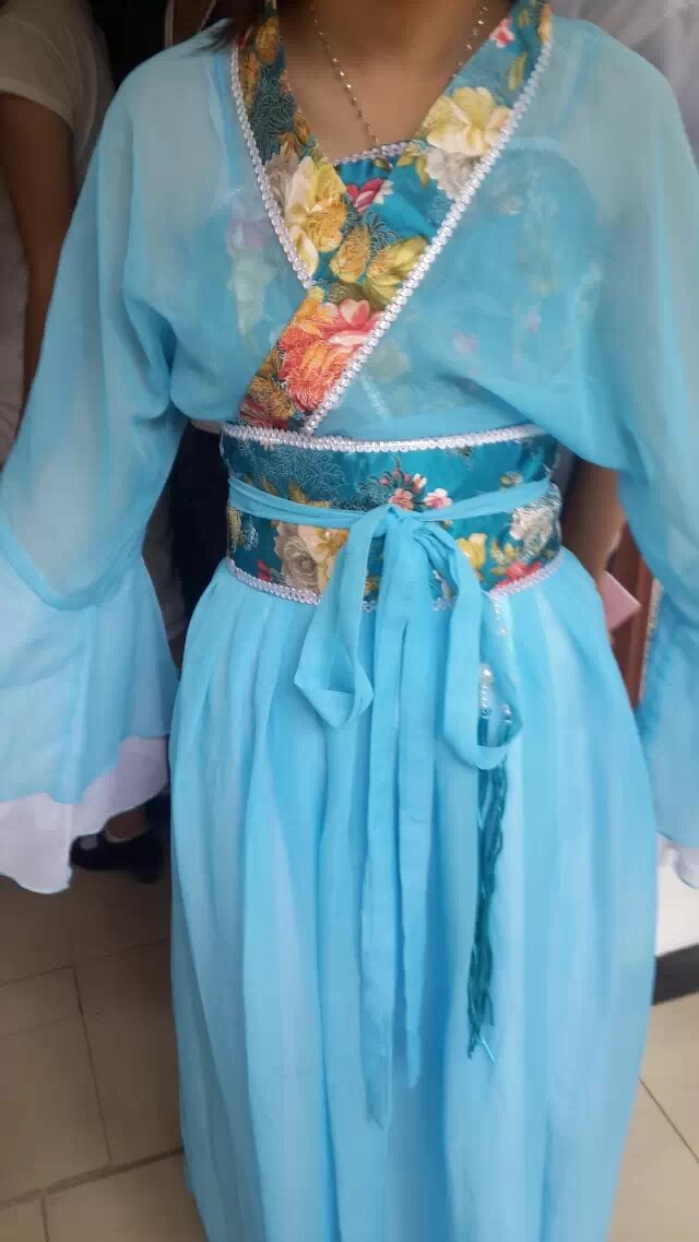 各个分会作为集体生产汉服 购买汉服，必须通过协会申报审核，社团内会做汉服的成员给任何协会分会集体做汉服必须通过协会申报审核。现在社团内相互批量购买生产汉服，违反汉服基本形制和文化传统，造成对协会的不良影响。审核内容包括汉服生产对象 数理 形制 材料。以下照片为部分分会采购汉服。个人做汉服不干涉。