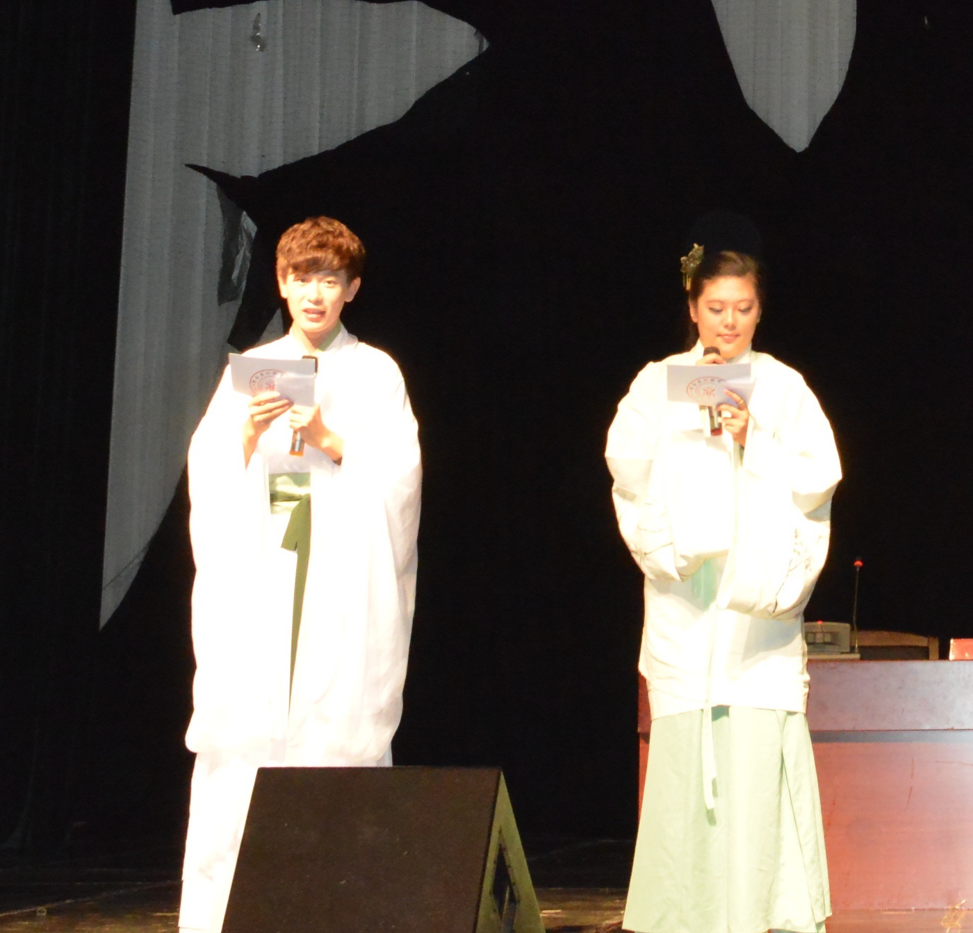 giving a speech about Chinese culture rebirth
